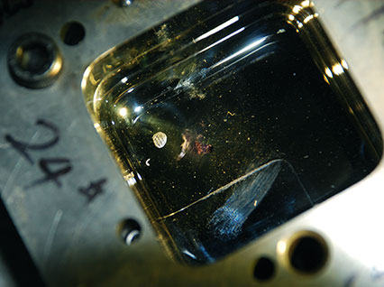 <a href='http://m.siboorack.cn/product/3.htm' class='text_a'>模具激光焊機</a>修復鏡面模具效果